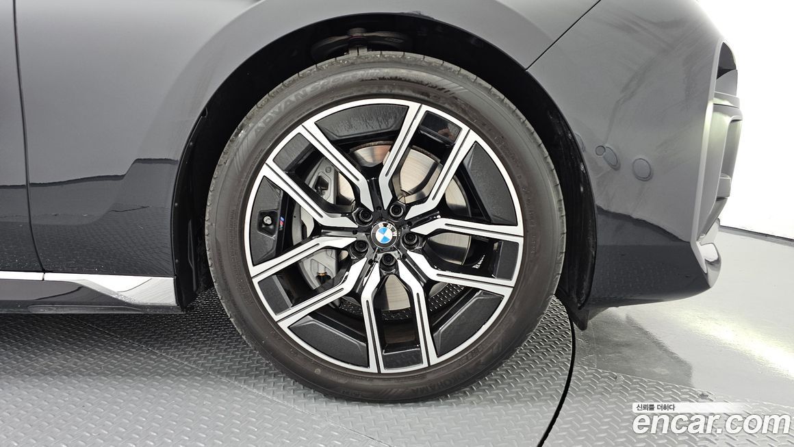 BMW 7-Series 740i xDrive M Sport, 2025