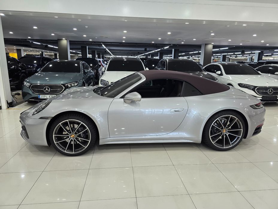 Porsche 911 Carrera 4 Cabriolet, 2024
