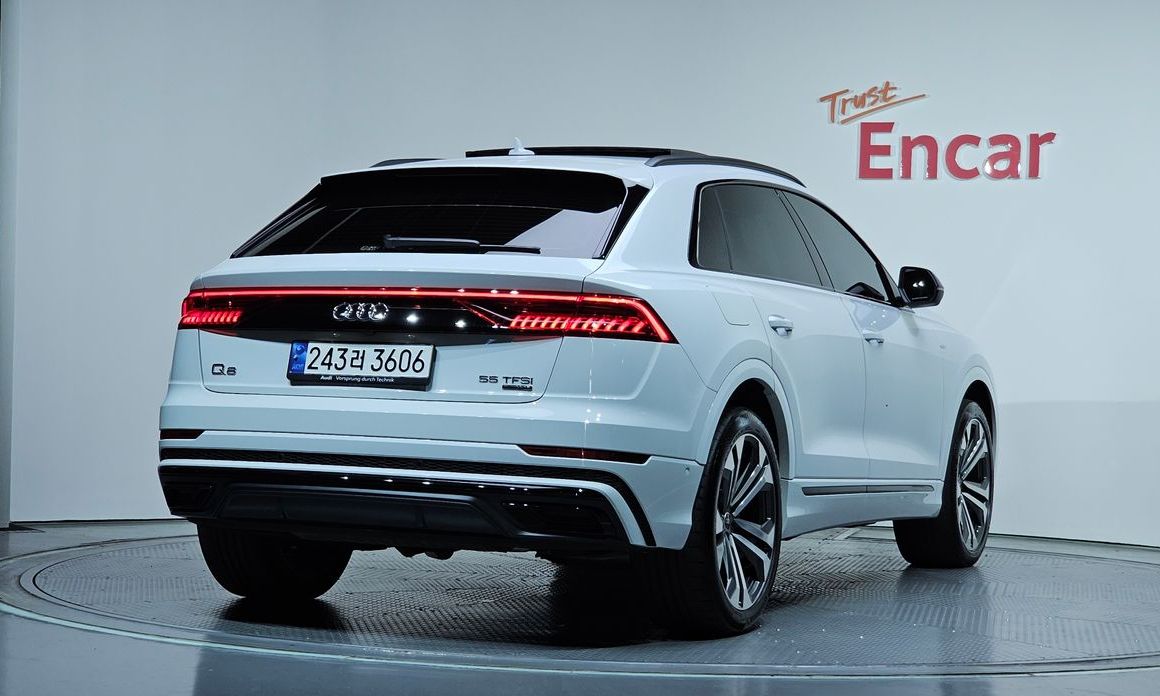Audi Q8 55 TFSI Quattro Premium, 2023