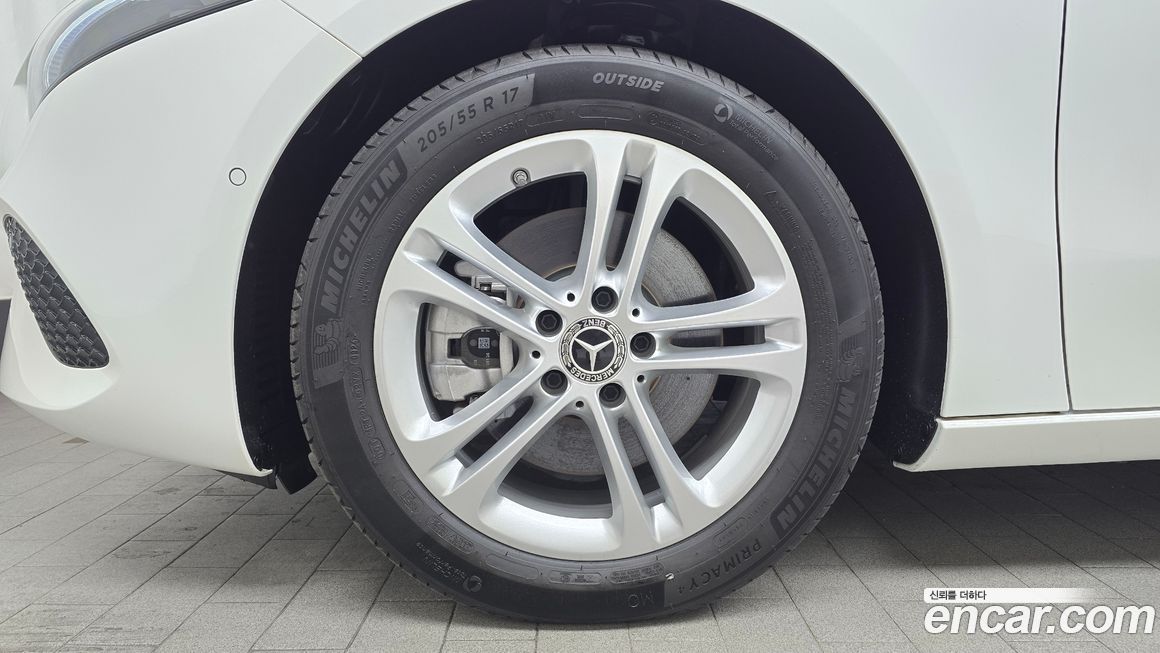 Mercedes-Benz A-Class A220 Hatchback, 2025