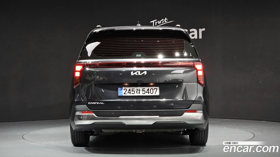Kia Carnival 9-Seater Signature, 2025
