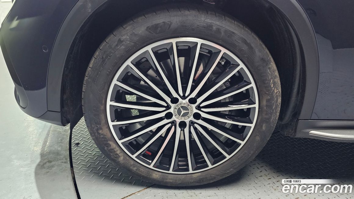 Mercedes-Benz GLC-Class GLC300 4MATIC AMG Line, 2024