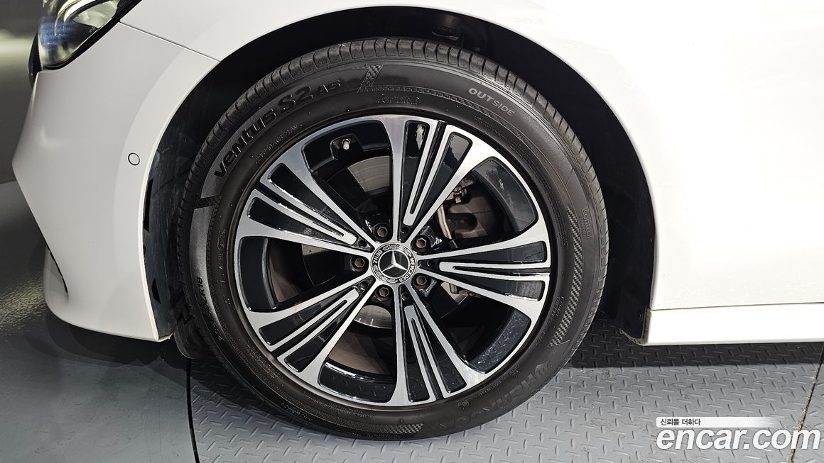 Mercedes-Benz E-Class E200 Avantgarde, 2024