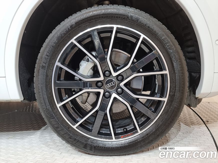 Audi Q5 45 TFSI Quattro Premium, 2024