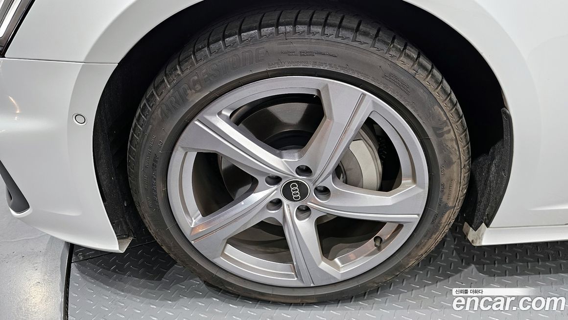 Audi A6 45 TFSI Premium, 2025