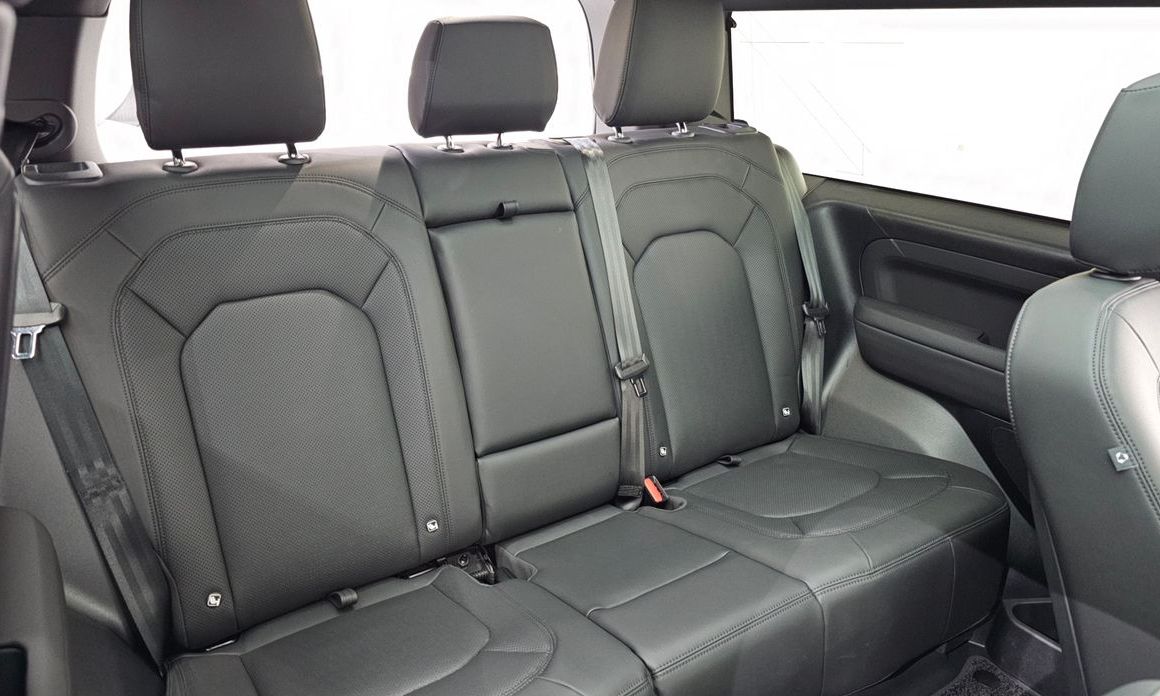 Land Rover Defender 90 D250 X-Dynamic SE, 2025