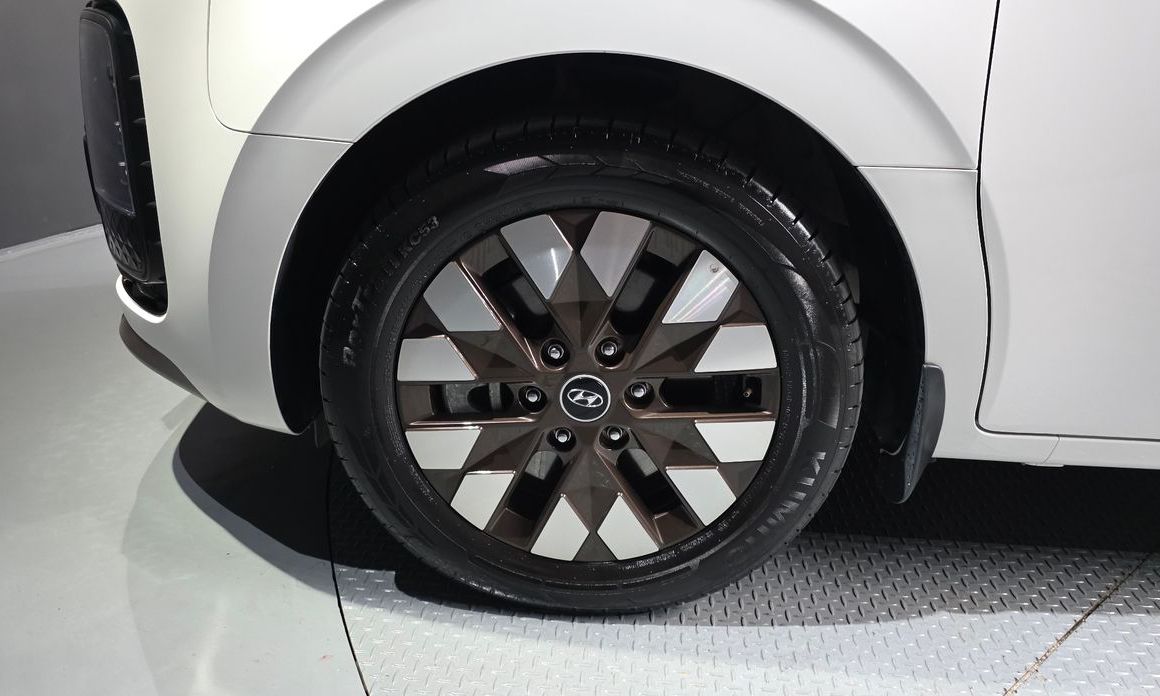 Hyundai Staria 2WD Camping Car, 2024
