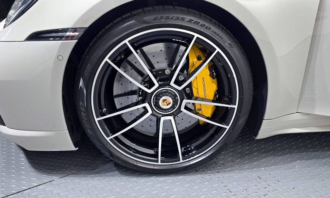 Porsche 911 Turbo S, 2022