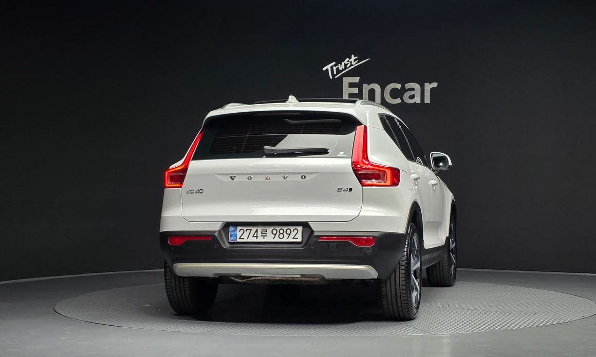 Volvo XC40 B4 Ultra Bright, 2025