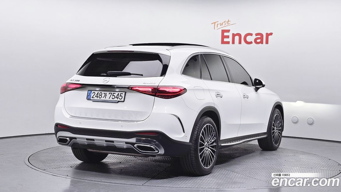 Mercedes-Benz GLC-Class GLC300 4MATIC AMG Line, 2023