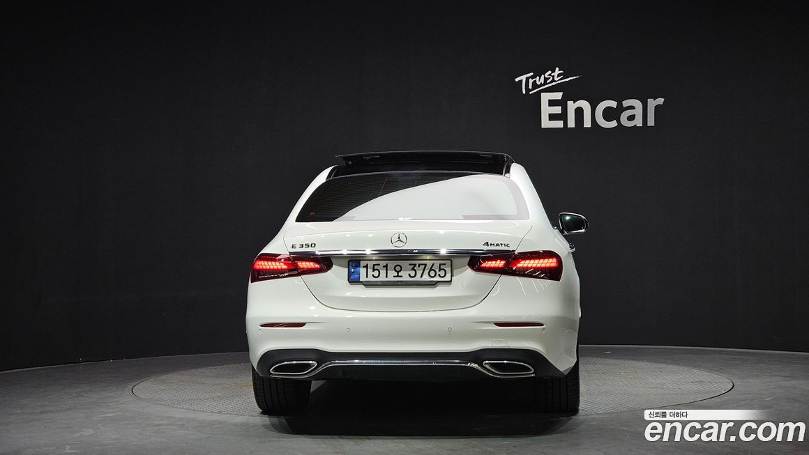 Mercedes-Benz E-Class E350 4MATIC AMG Line, 2022
