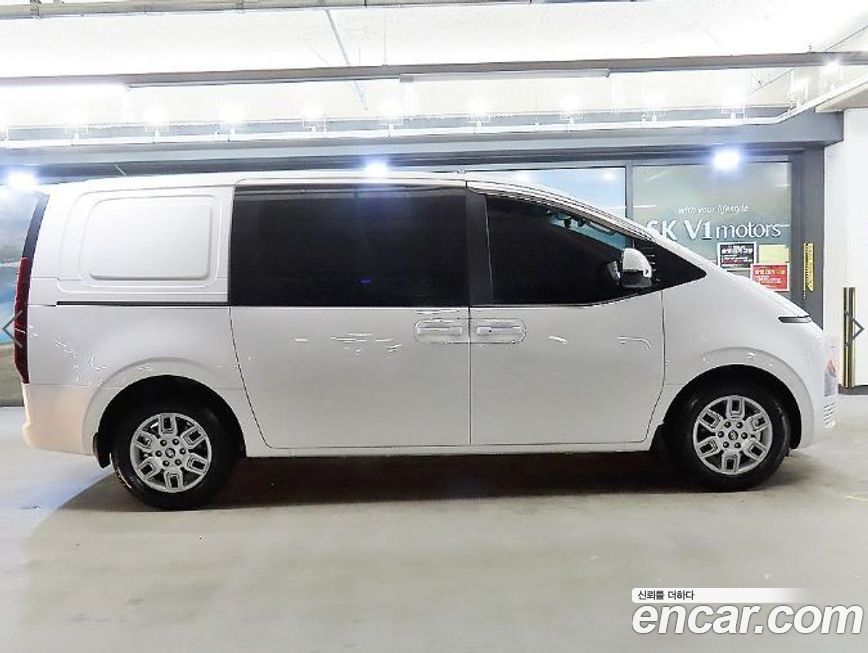 Hyundai Staria Cargo 5-Seater, 2025