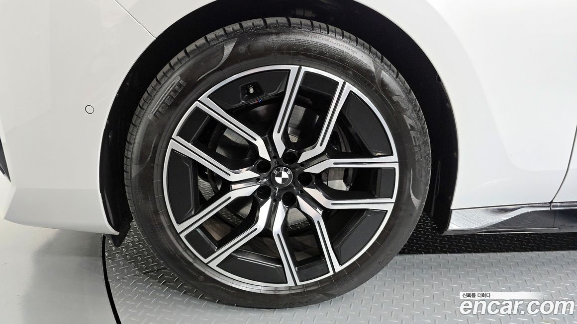 BMW 7-Series 740d xDrive M Sport, 2025