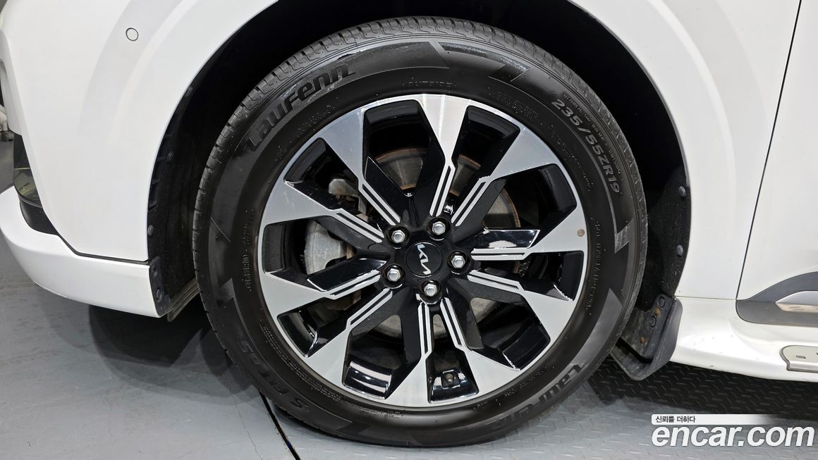 Kia Carnival 7-Seater Hi-Limousine, 2023