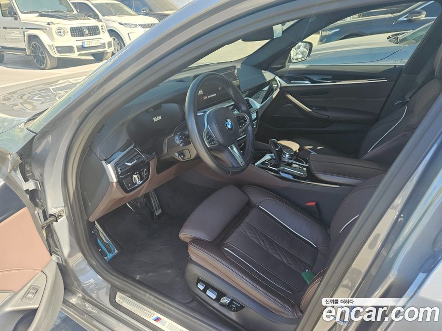 BMW 5-Series 530i M Sport Package, 2023