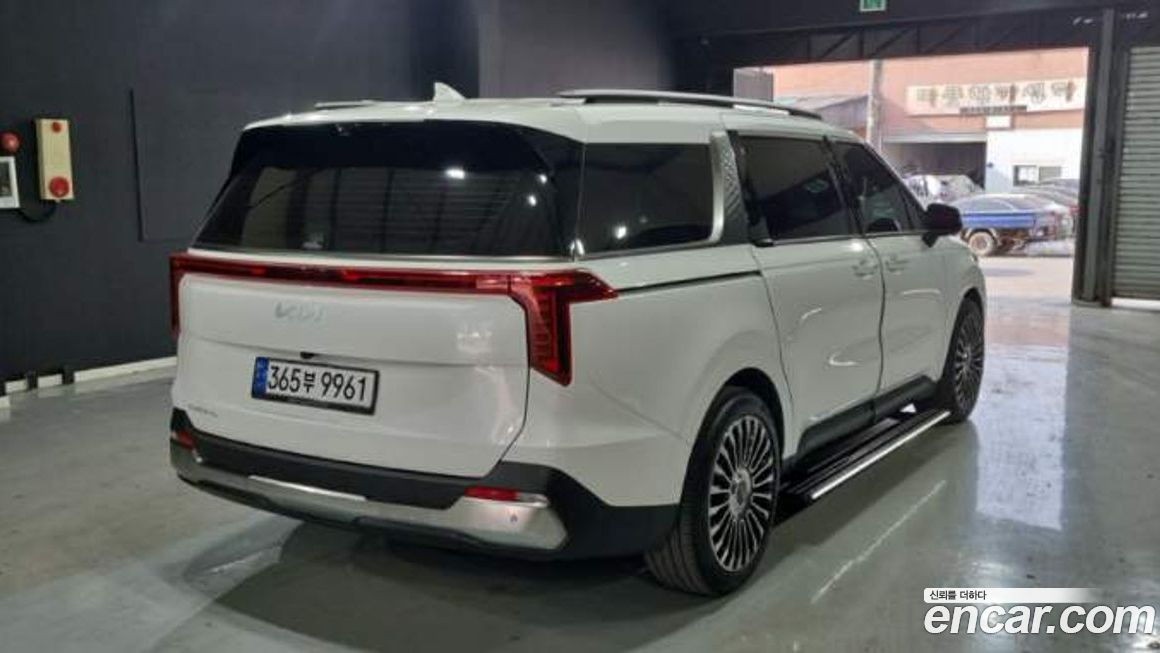 Kia Carnival 9-Seater Signature, 2025