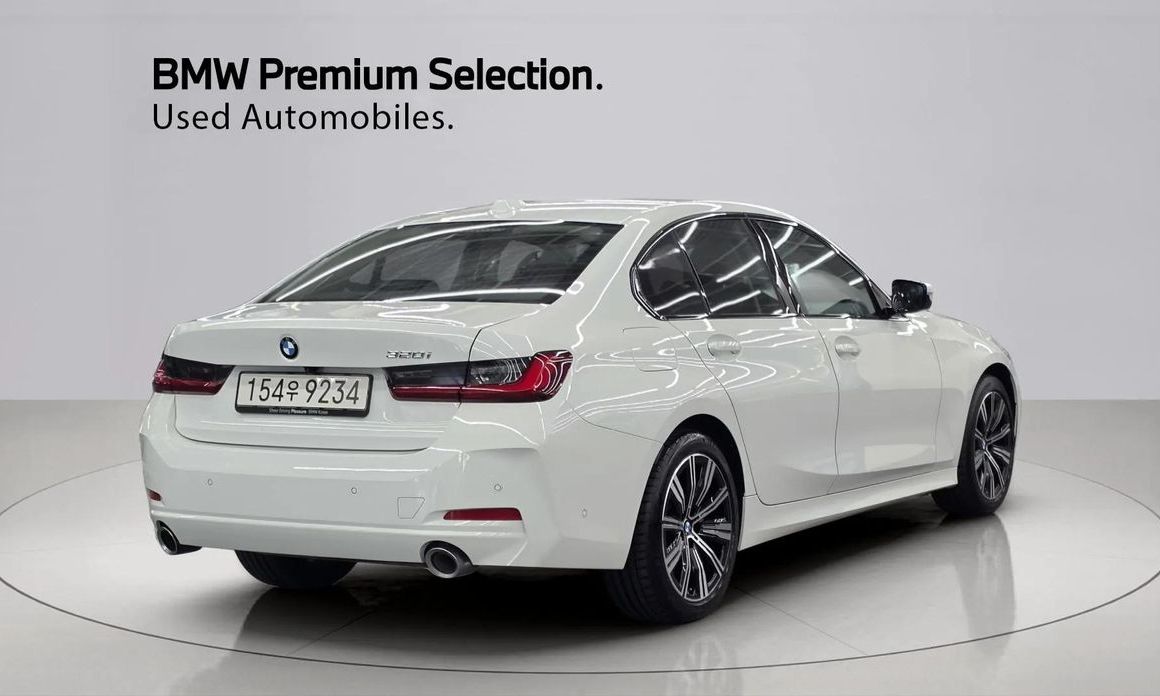 BMW 3-Series 320i, 2025