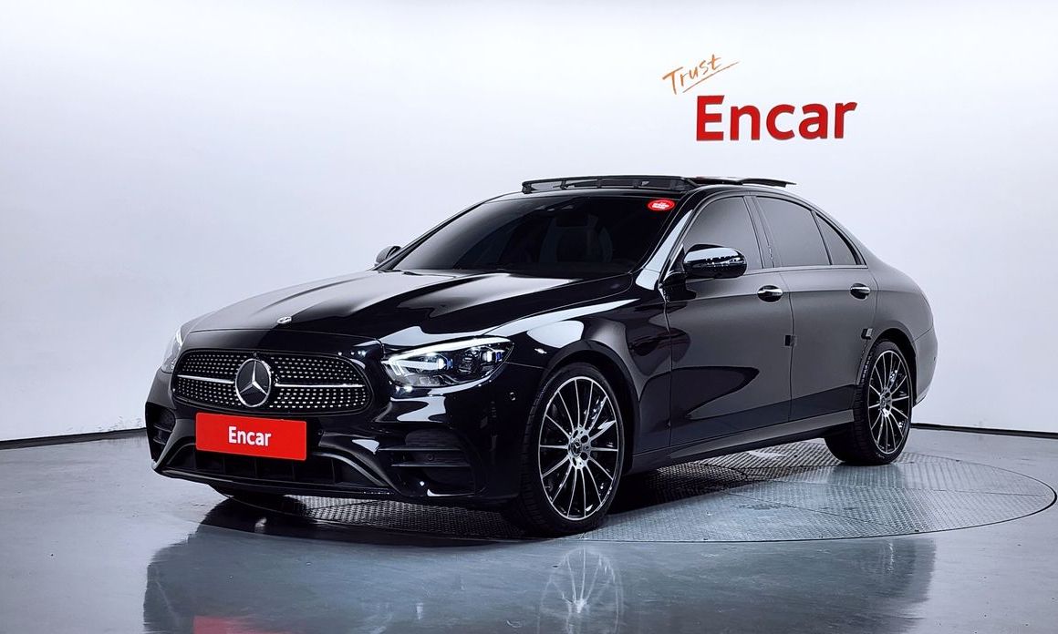 Mercedes-Benz E-Class E350 4MATIC AMG Line, 2023