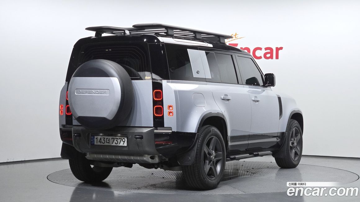 Land Rover Defender 110 P300 X-Dynamic SE, 2024