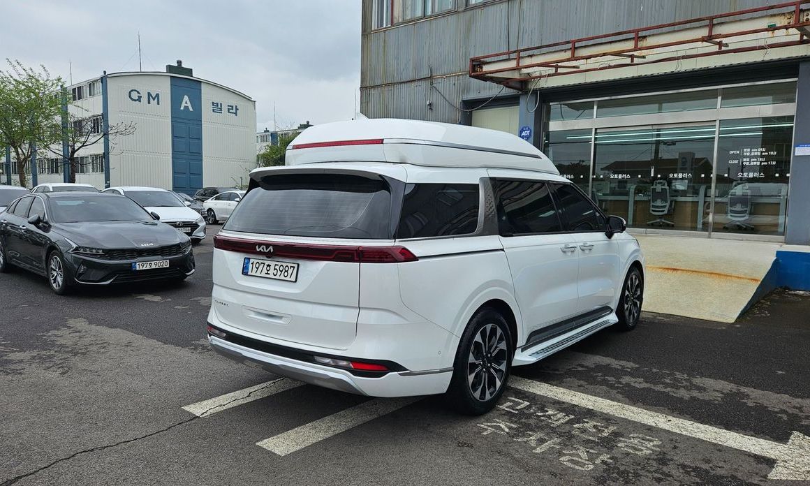 Kia Carnival 9-Seater Hi-Limousine, 2022