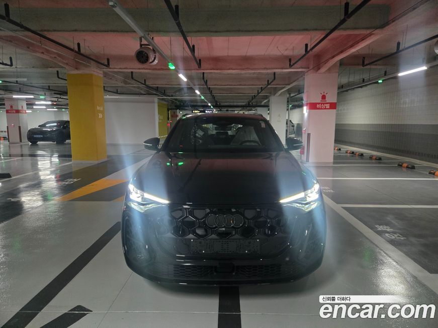 Audi Q5 40 TDI Quattro S Line Black Edition, 2025