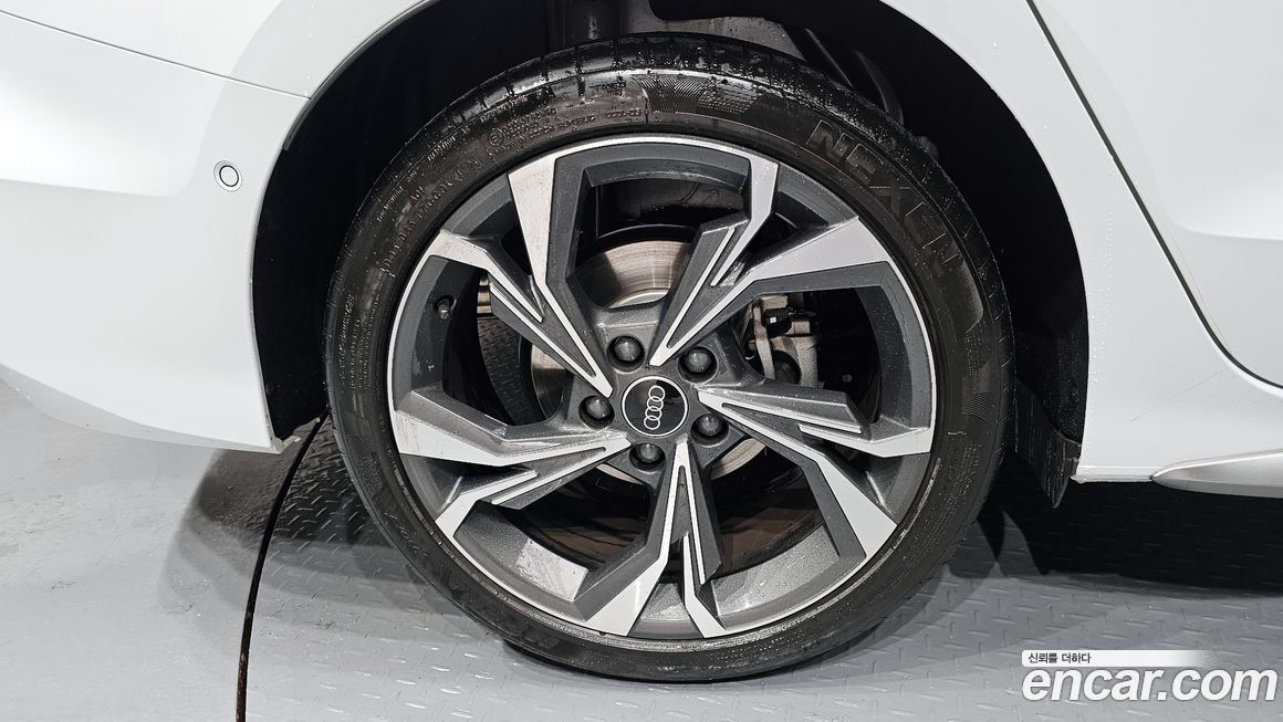 Audi A3 40 TFSI Premium, 2025