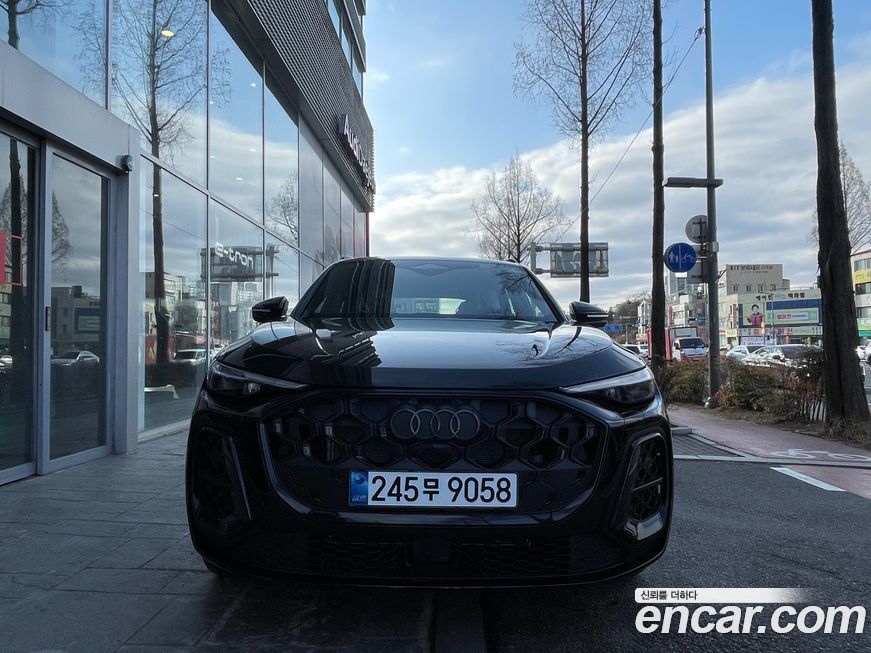 Audi Q5 40 TDI Quattro S Line Black Edition, 2025