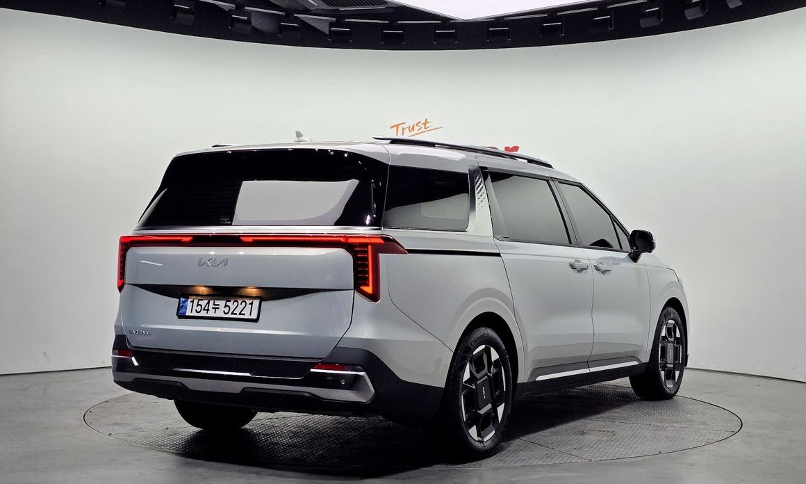 Kia Carnival 7-Seater Signature, 2024