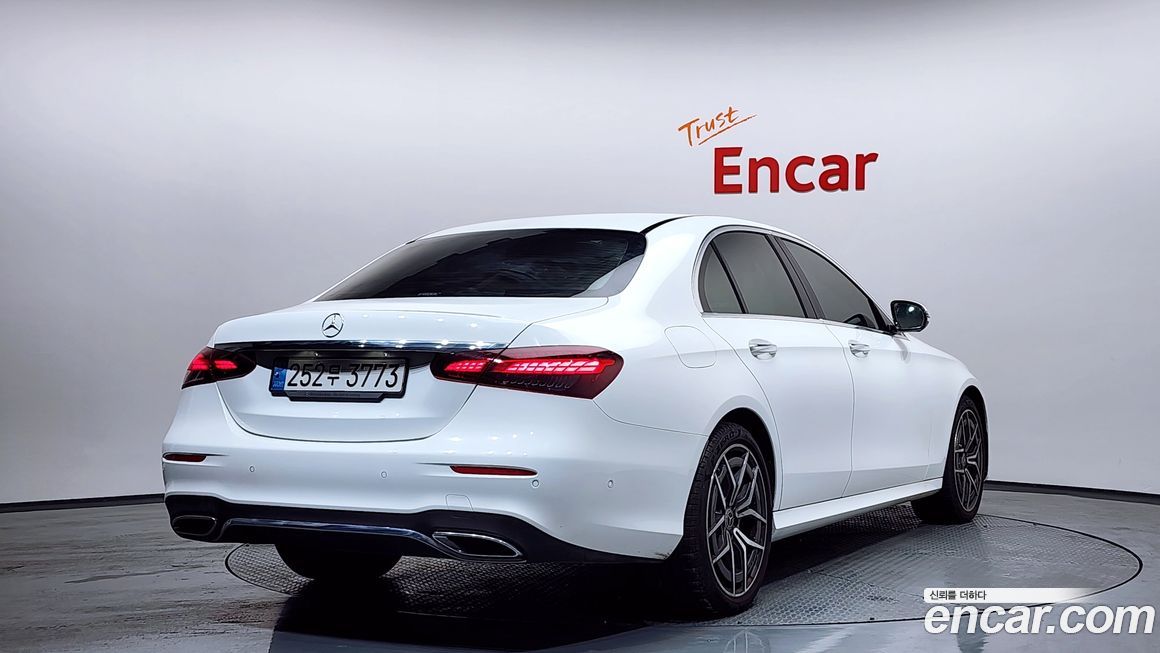 Mercedes-Benz E-Class E220d 4MATIC AMG Line, 2023