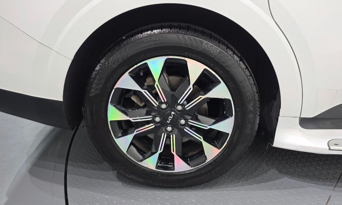Kia Carnival 7-Seater Signature, 2023