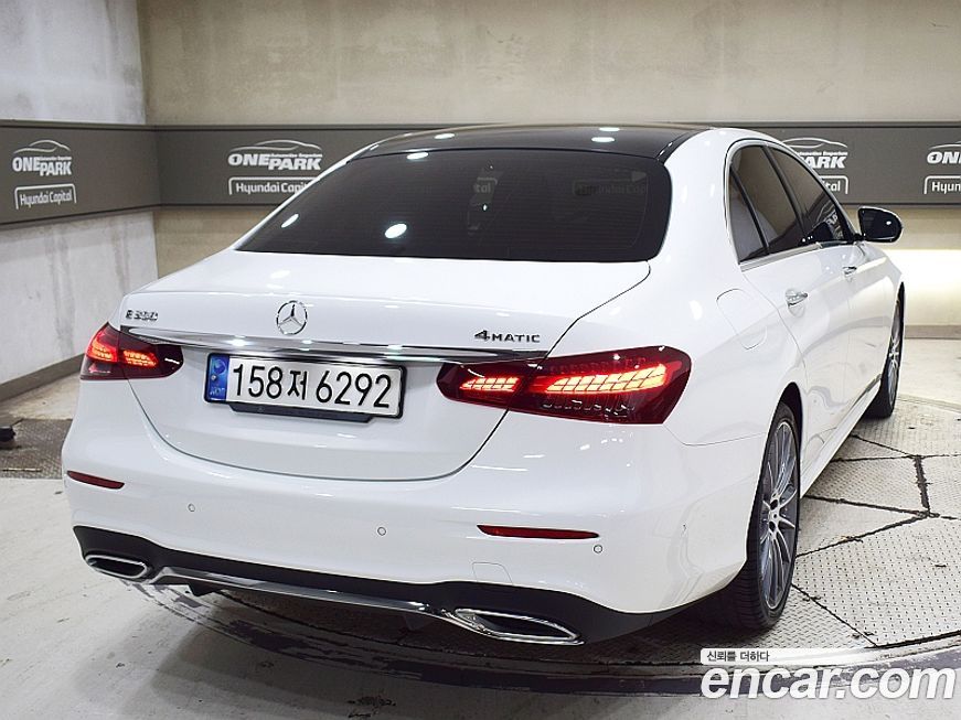 Mercedes-Benz E-Class E350 4MATIC AMG Line, 2022