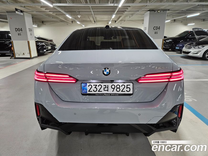 BMW 5-Series 520i M Sport, 2025