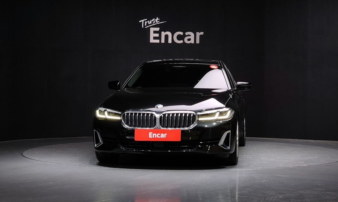 BMW 5-Series 523d xDrive Luxury, 2023