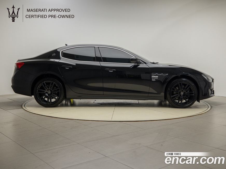 Maserati Ghibli 2.0 Fragment Edition, 2022