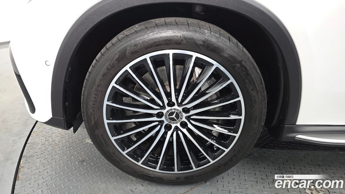 Mercedes-Benz GLC-Class GLC300 4MATIC AMG Line, 2025