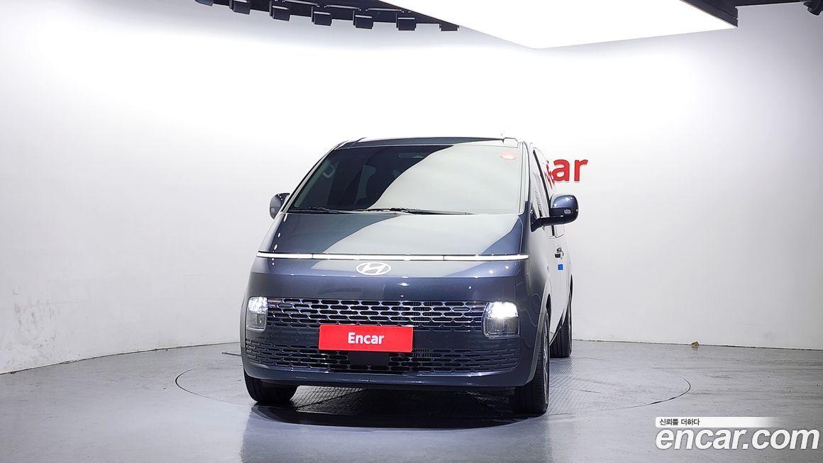 Hyundai Staria Tourer 9-Seater, 2025