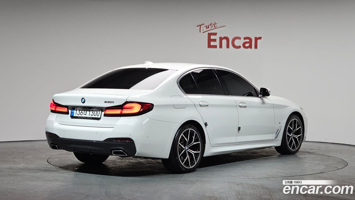 BMW 5-Series 530i M Sport Package, 2022