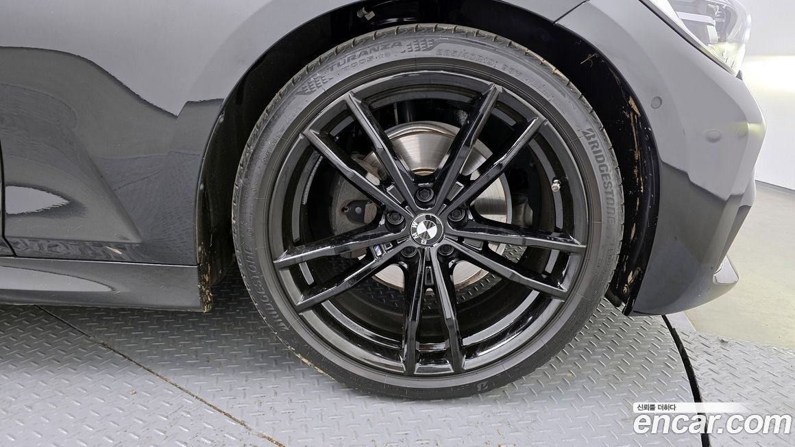 BMW 3-Series 320i M Sport, 2022