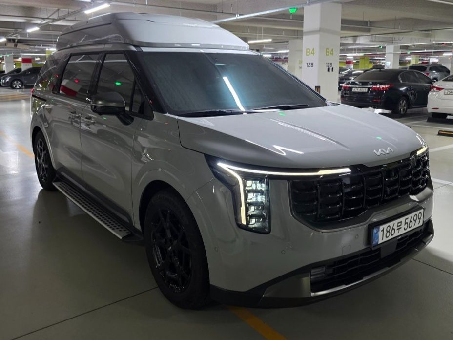 Kia Carnival 9-Seater Gravity, 2025