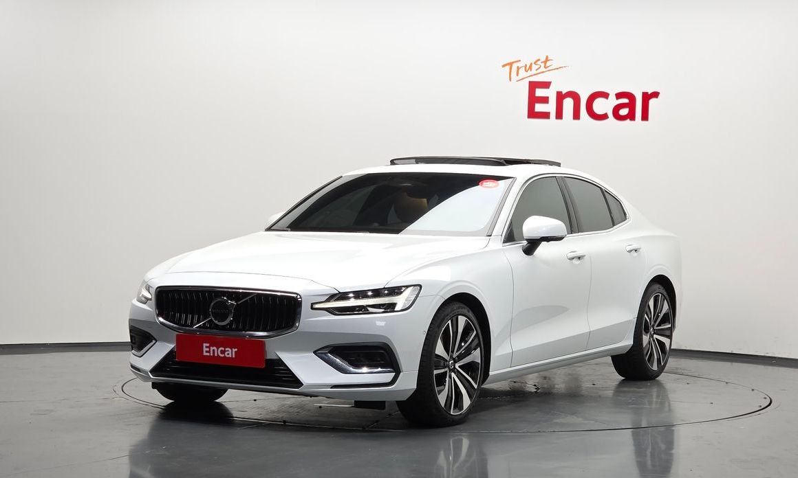 Volvo S60 B5 Ultra Bright, 2025