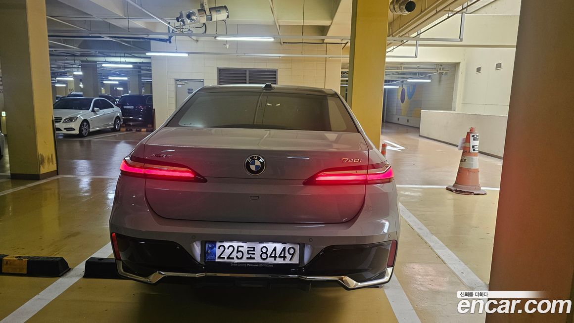 BMW 7-Series 740i xDrive M Sport, 2024