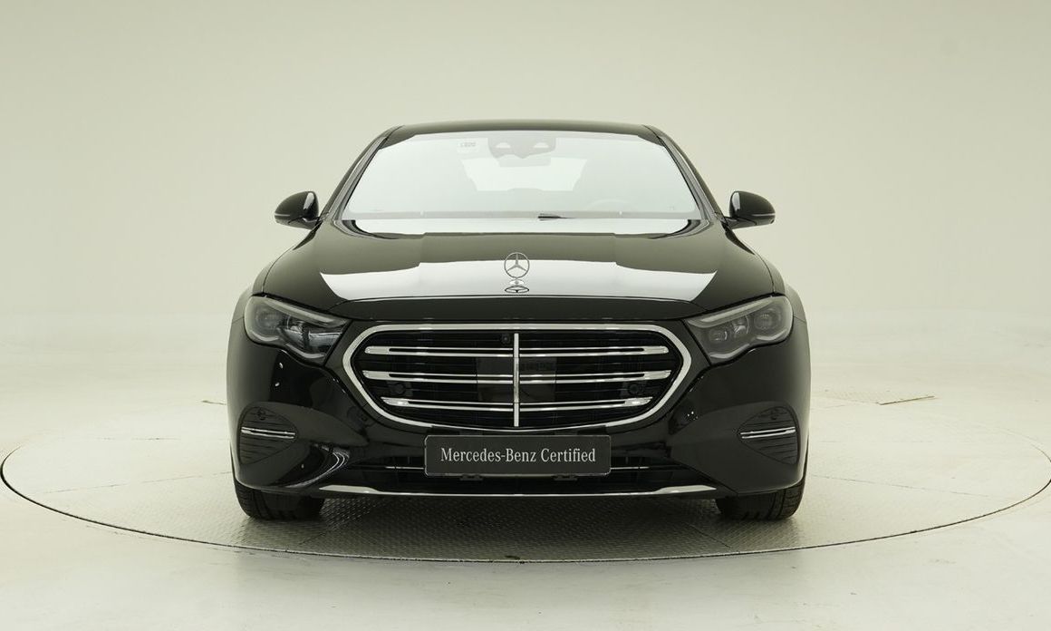 Mercedes-Benz E-Class E300 4MATIC Exclusive, 2025