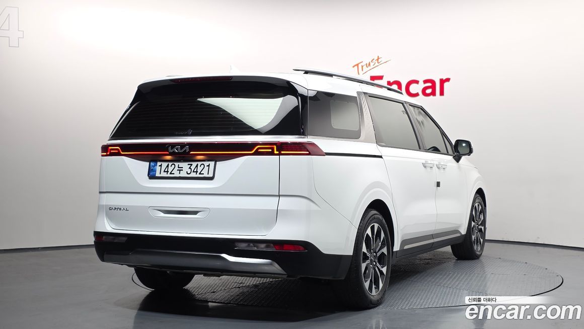 Kia Carnival 7-Seater Signature, 2023