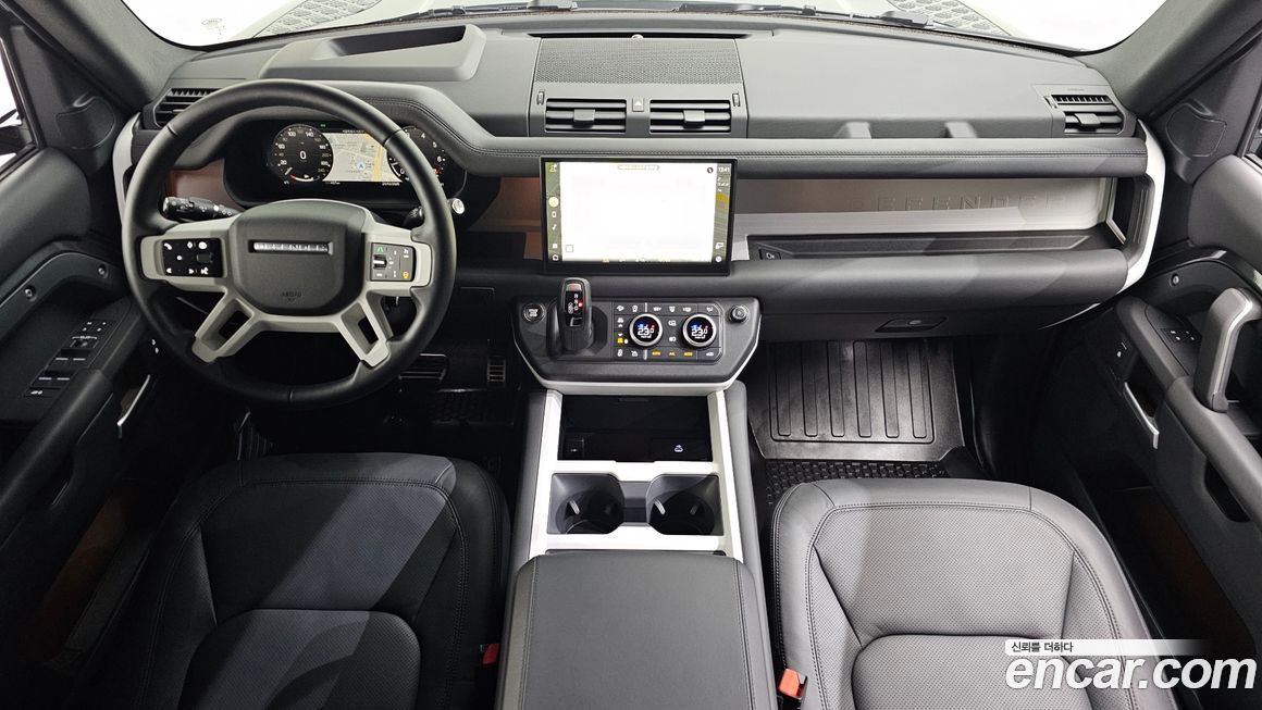 Land Rover Defender 110 P300 X-Dynamic SE, 2025