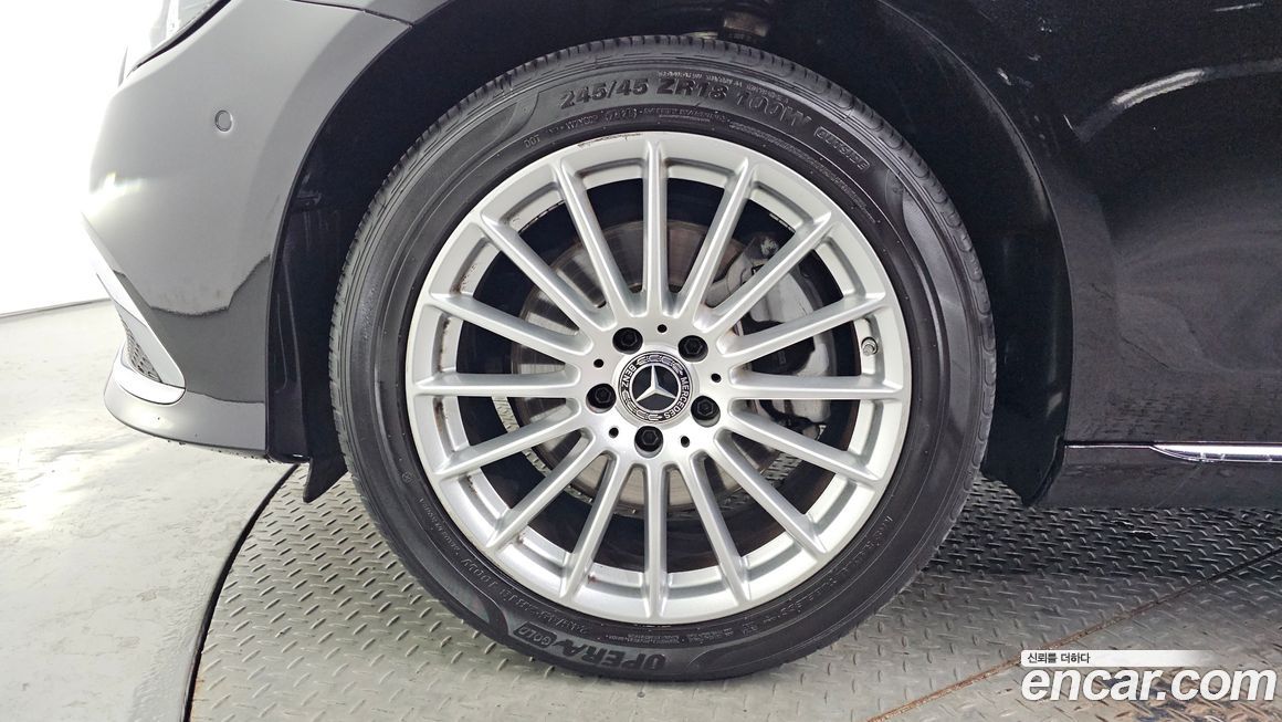 Mercedes-Benz E-Class E220d 4MATIC Exclusive, 2022