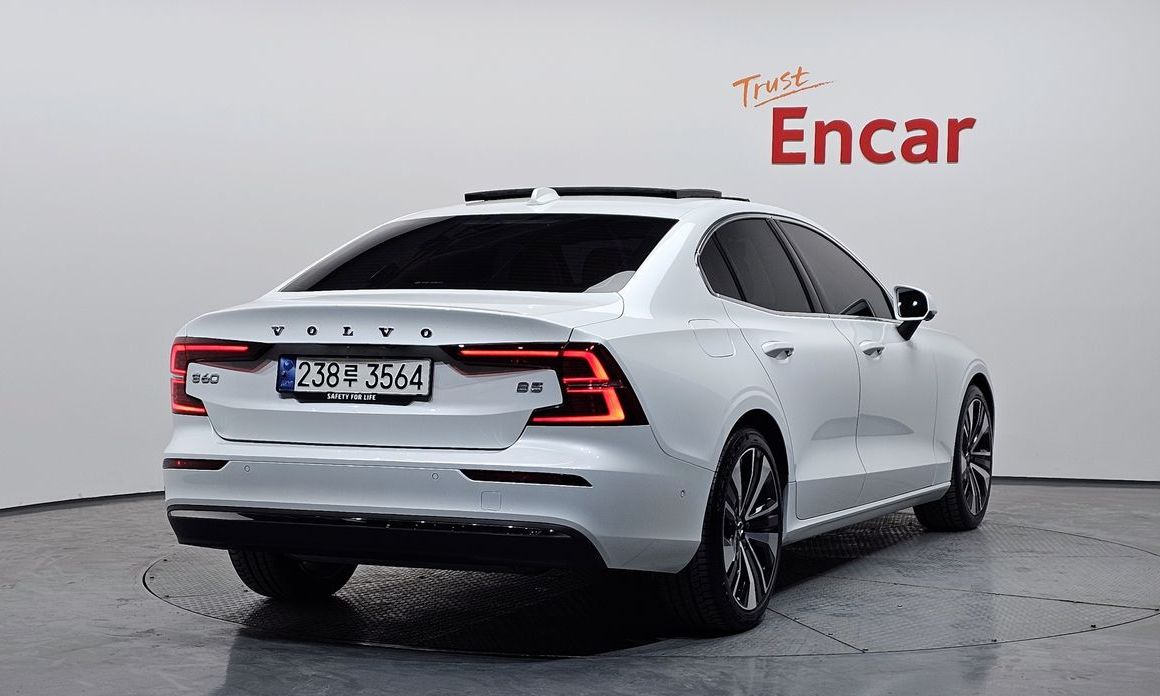 Volvo S60 B5 Ultimate Bright, 2024