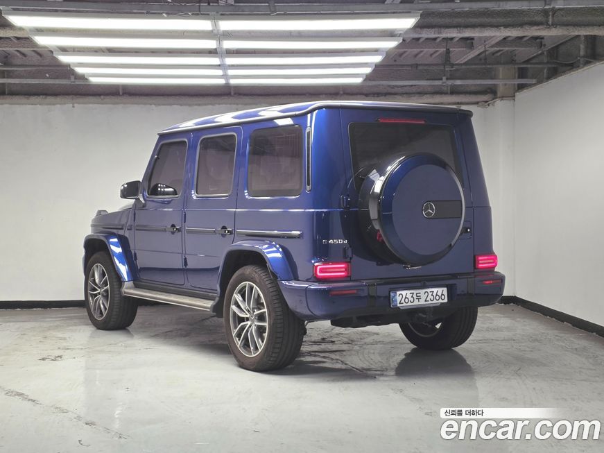 Mercedes-Benz G-Class G450d, 2025