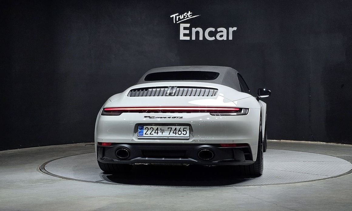 Porsche 911 Carrera 4 GTS Cabriolet, 2023
