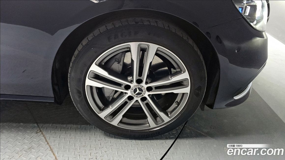 Mercedes-Benz E-Class E350 4MATIC Avantgarde, 2022