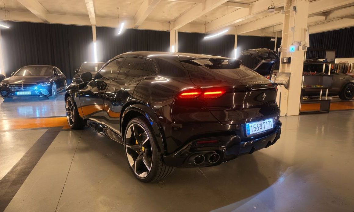 Ferrari Purosangue 6.5 V12, 2024